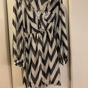 Chevron beige/black dress w/ Biege slip